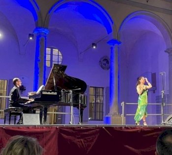 イタリア在住ソプラノ歌手のヴォーカルレッスンを教えます